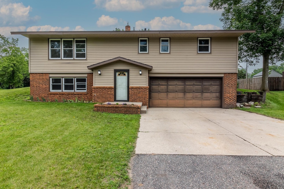 Coming Soon $295,000 • Co-Listing Agent