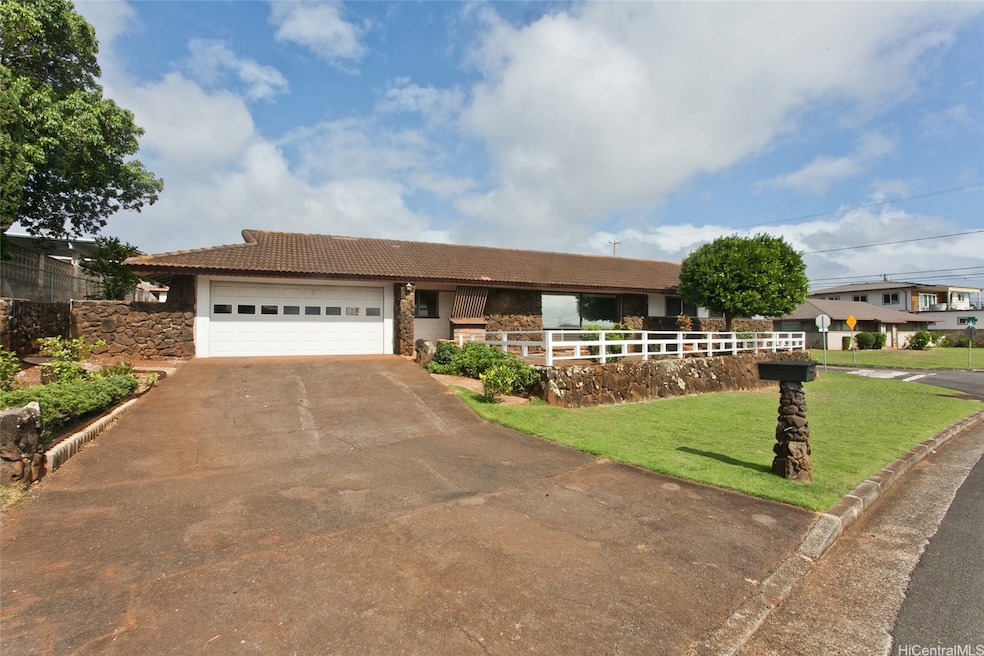 1008 Hoomoana St, Pearl City, HI 96782 - photo 1