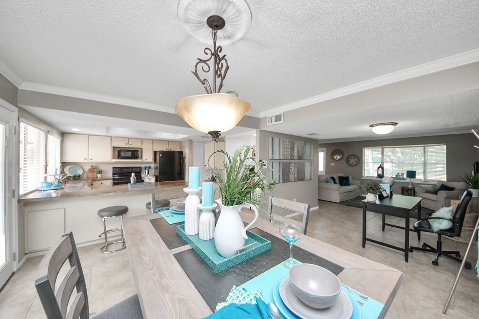 6430 Bankside Dr unit 12, Houston, TX 77096 - photo 1