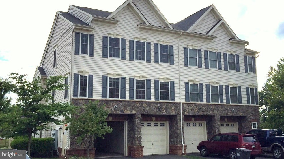 11258 Wortham Crest Cir unit 4, Manassas, VA 20109 - photo 1