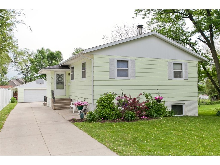 2623 Fruitland Blvd SW, Cedar Rapids, IA 52404 - photo 1