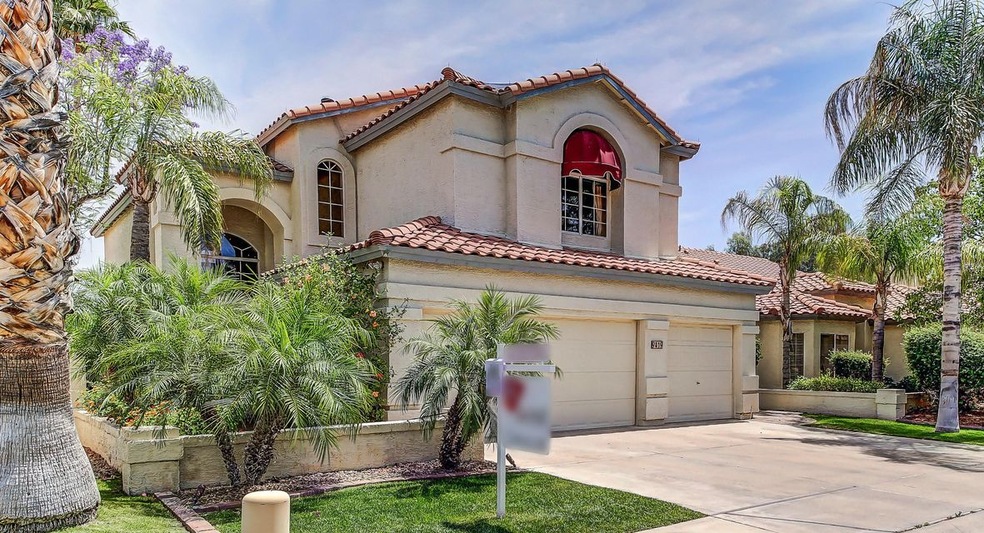 Lots of Curb Appeal