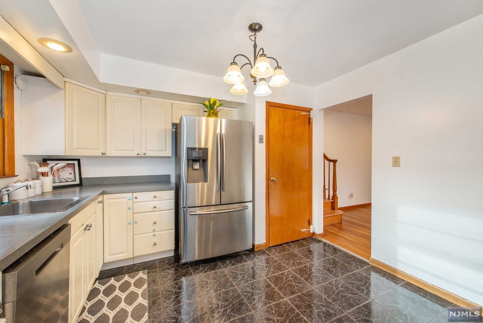 51 Crescent St, Rochelle Park, NJ 07662 - photo 1