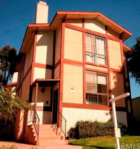 West facing front unit, completely detached.