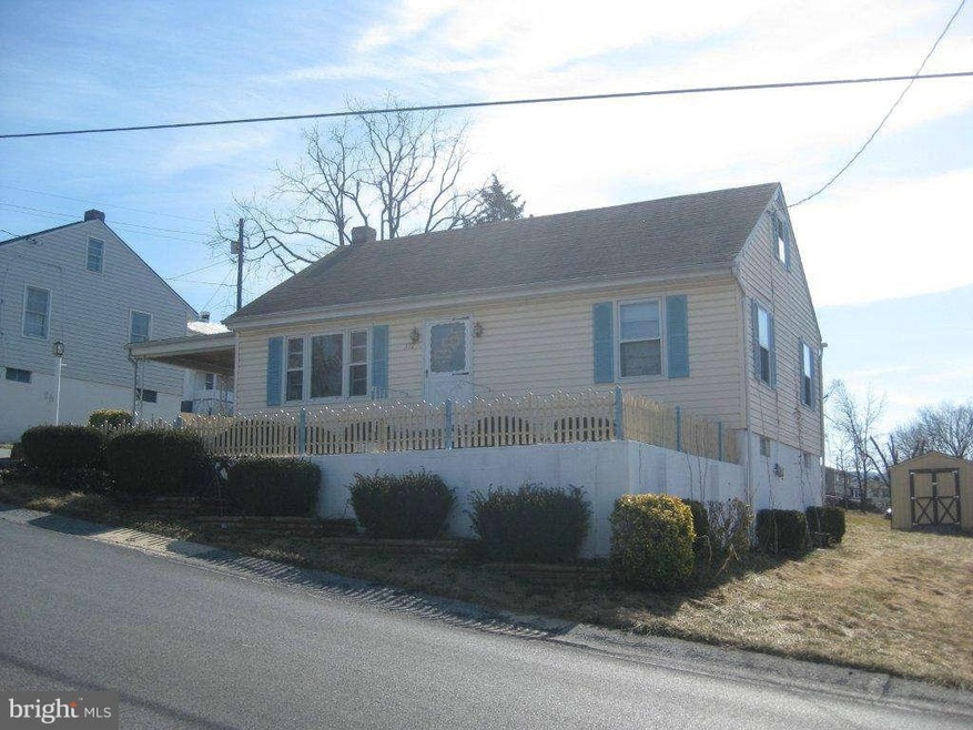 332 Thompson St, Strasburg, VA 22657 - photo 1