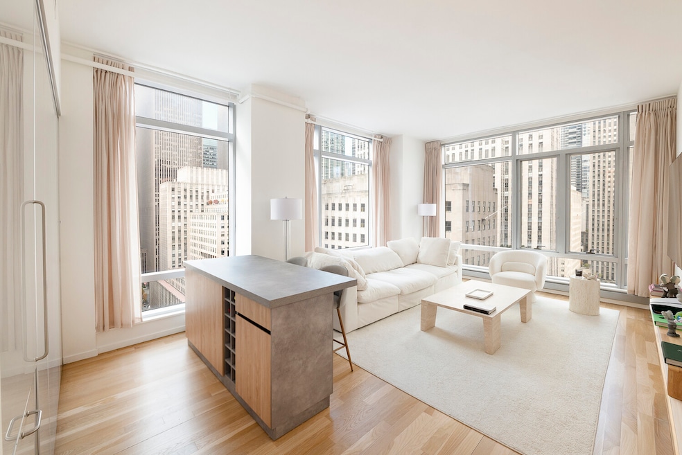 The Centria unit 18E, New York, NY 10036 - photo 1