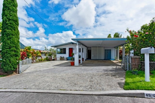 Desirable Hale Kou neighborhood of Kaneohe conveni
