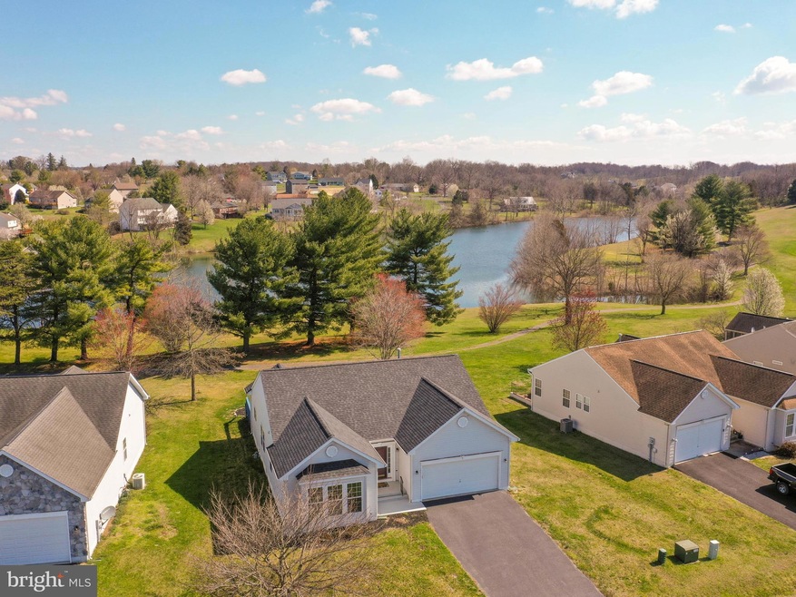 690 Hogan Dr, Martinsburg, WV 25405 - photo 1