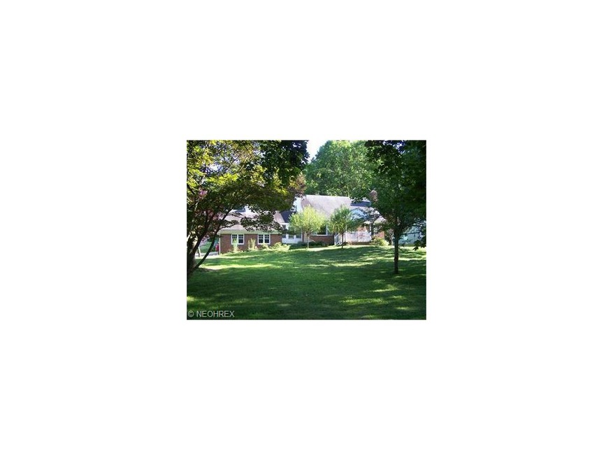 Welcome to 129 Munroe Falls Avenue in beautiful Mu