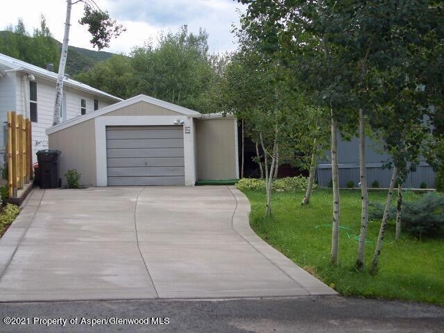 001 Drive way and front