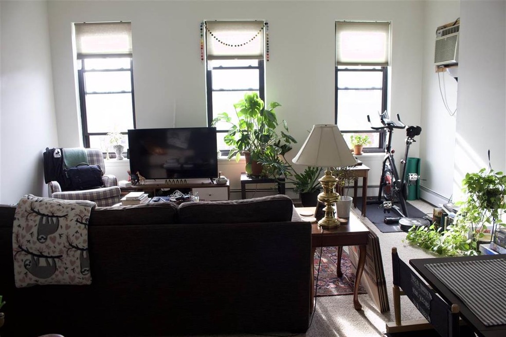 496 Pavonia Ave unit 4A, Jersey City, NJ 07306 - photo 1