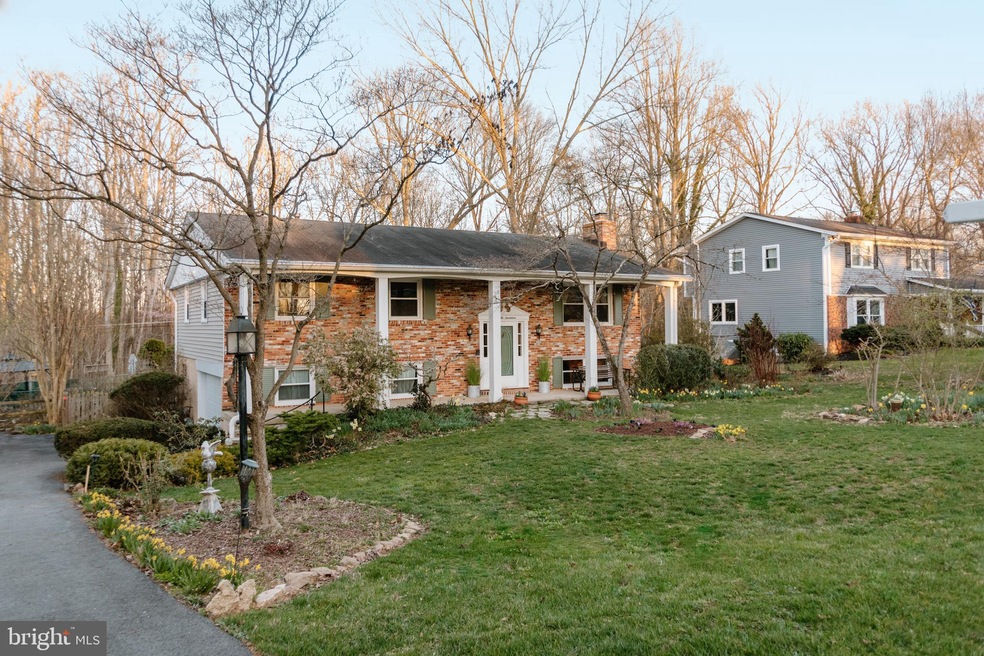 6217 Oak Hill Dr, Sykesville, MD 21784 - photo 1