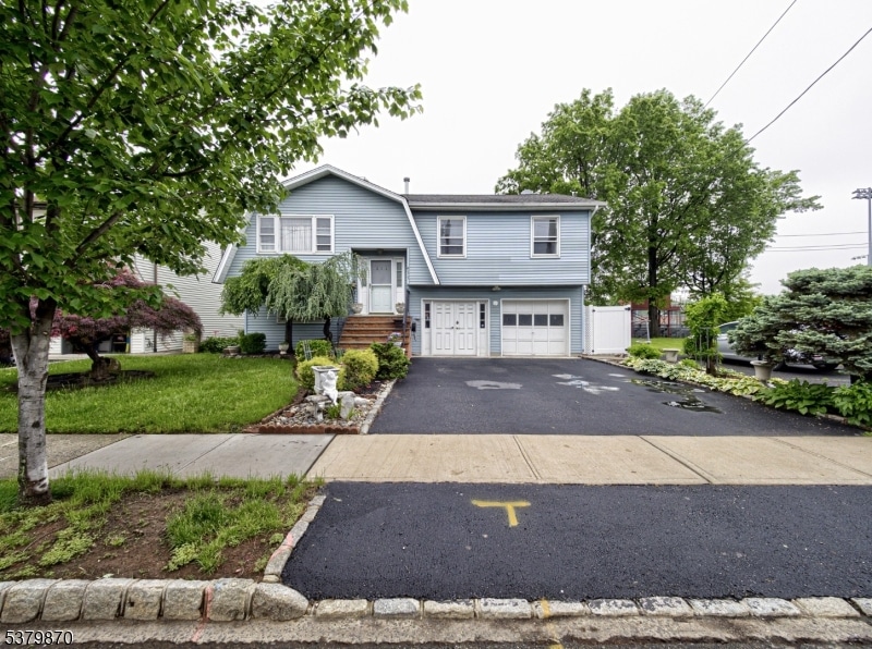 611 Laurel Ave, Roselle Park, NJ 07204 - photo 1