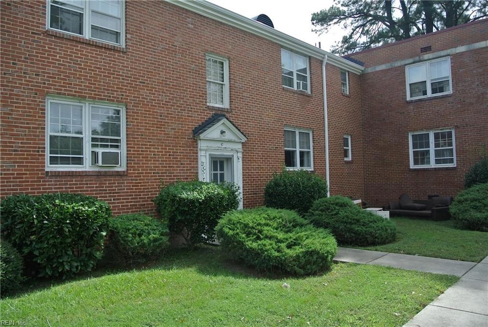 7420 Hampton Blvd unit D-4, Norfolk, VA 23505 - photo 1