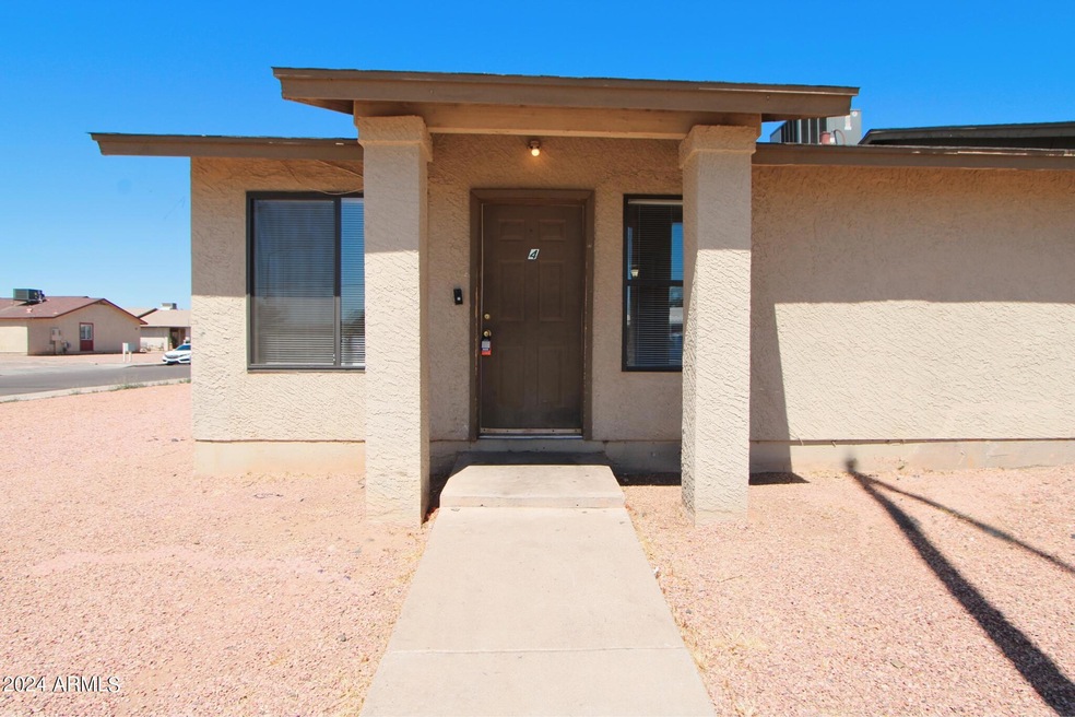 10 W Inglewood St unit 4, Mesa, AZ 85201 - photo 1