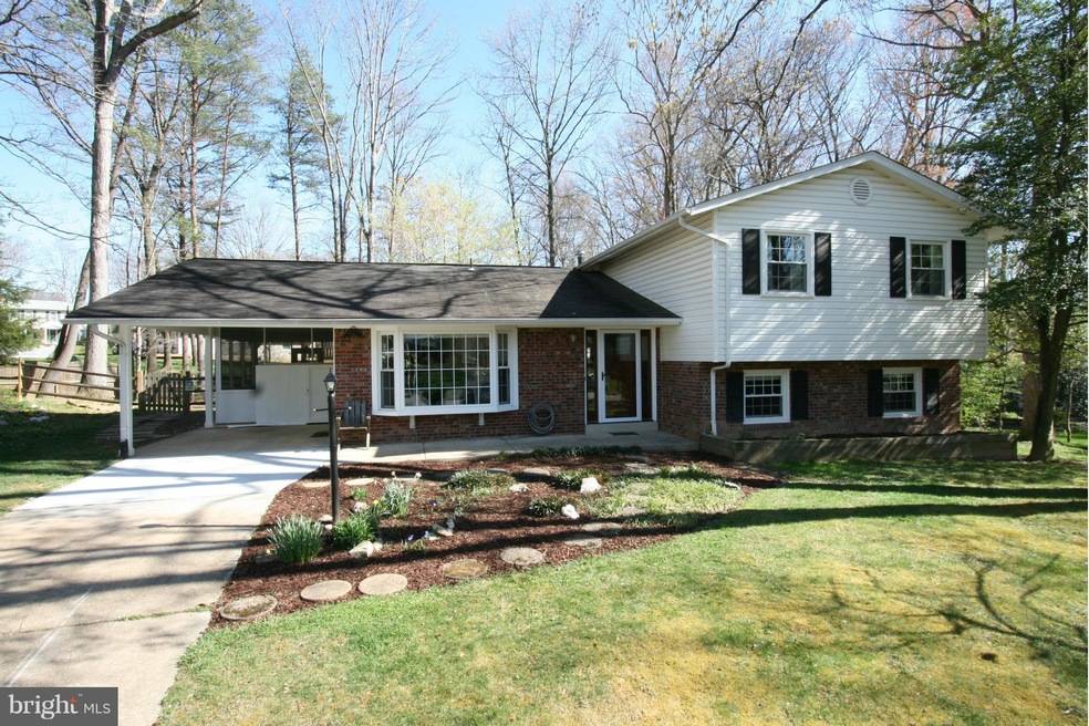 10513 Dillard Ct, Fairfax, VA 22032 - photo 1