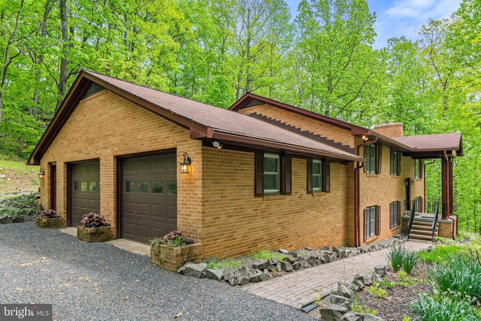 6105 General Hunton Rd, Broad Run, VA 20137 - photo 1