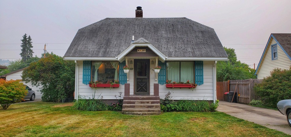 706 6th Ave E, Polson, MT 59860 - photo 1