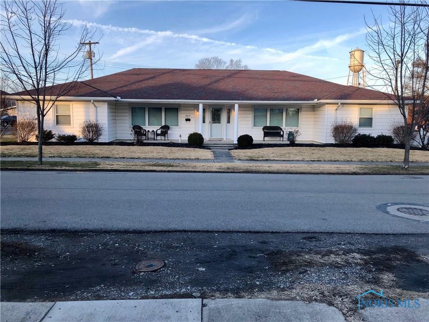 207 Eakin St, Columbus Grove, OH 45830 - photo 1