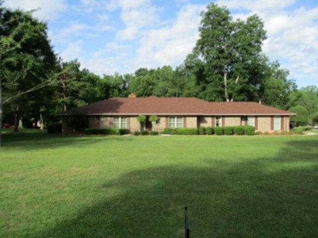 400 St Frances Point, Eufaula, AL 36027 - photo 1