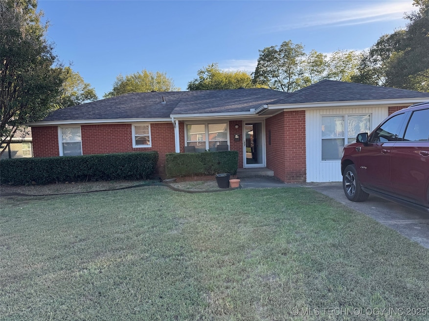 430 Locust St, Ardmore, OK 73401 - photo 1