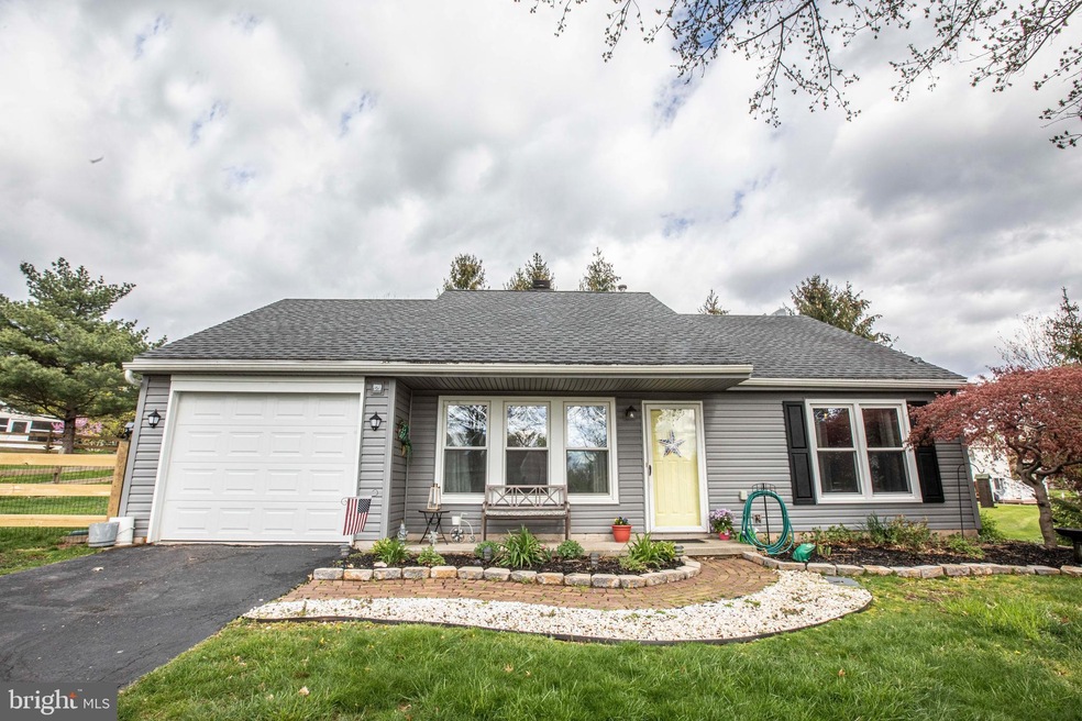 1002 Rill Rd, Reading, PA 19606 - photo 1