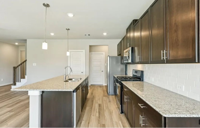 2527 Gray Gale Ct, Baytown, TX 77523 - photo 1