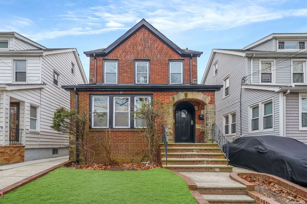 Sold $1,065,000 • Co-Listing Agent