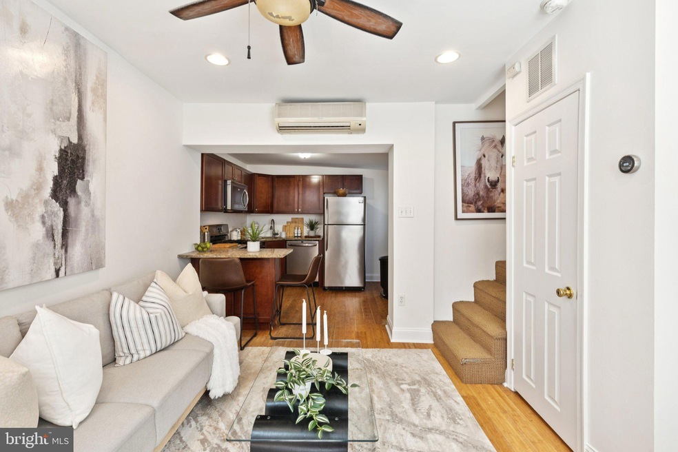 525 Fitzwater St unit 4, Philadelphia, PA 19147 - photo 1