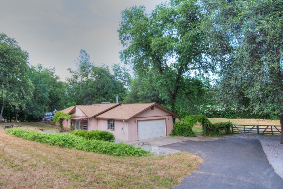 9947 Harley Leighton Rd, Redding, CA 96003 - photo 1