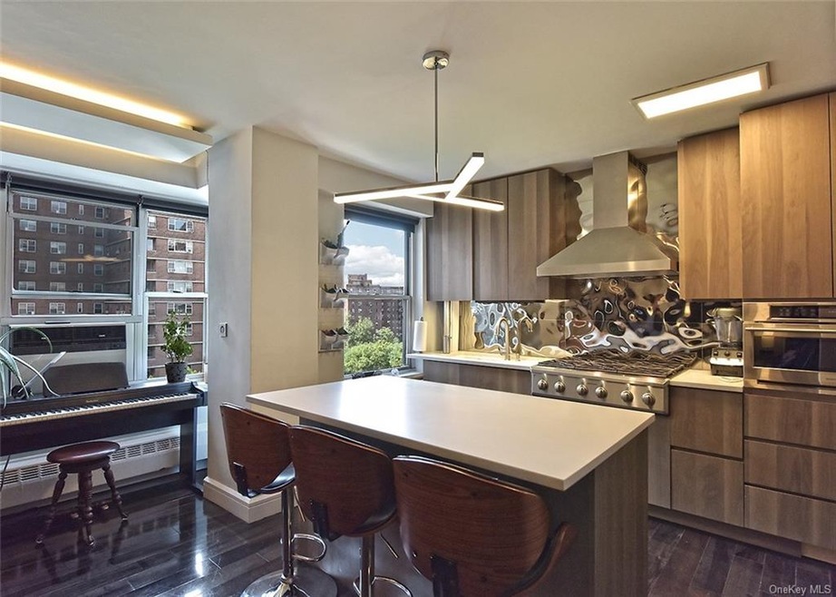 East River Housing unit A1102, New York, NY 10002 - photo 1