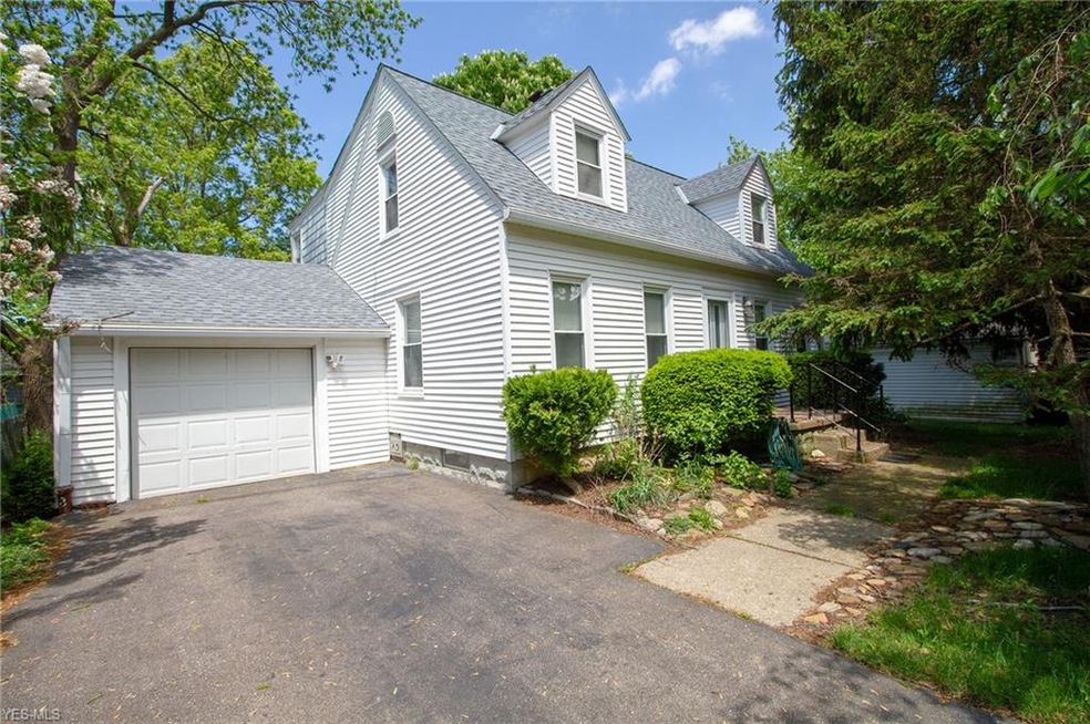 5403 E Lake Rd, Sheffield Lake, OH 44054 - photo 1