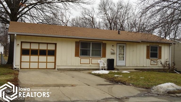 1106 N 8th Ave E, Newton, IA 50208 - photo 1