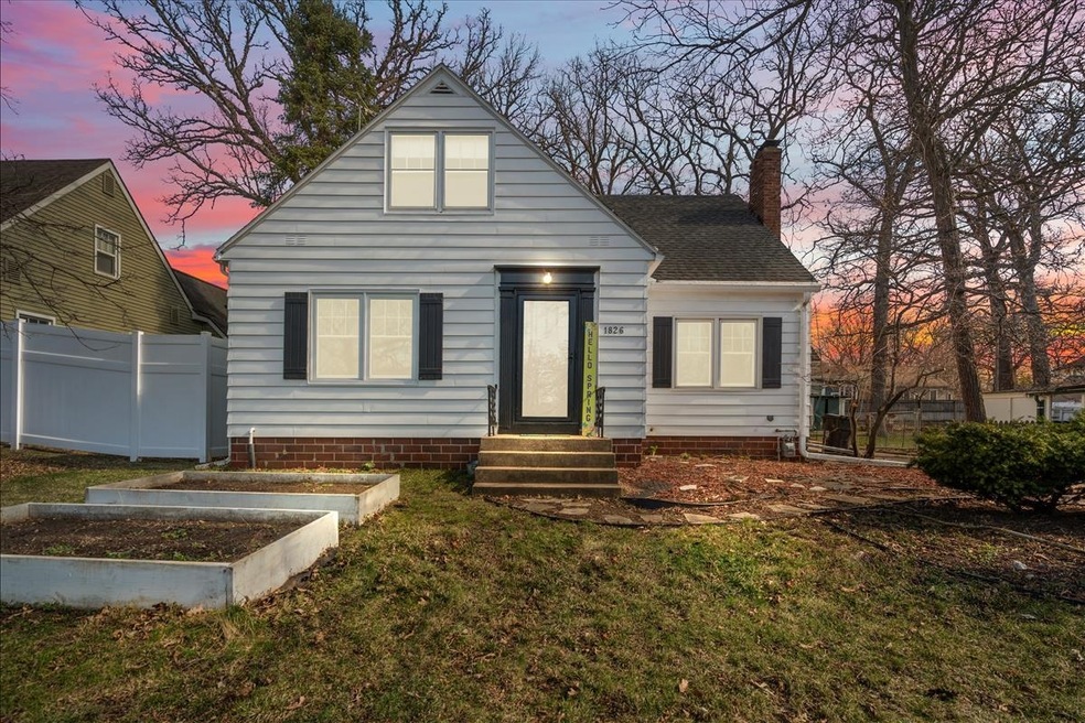 1826 Rainbow Dr, Cedar Falls, IA 50613 - photo 1