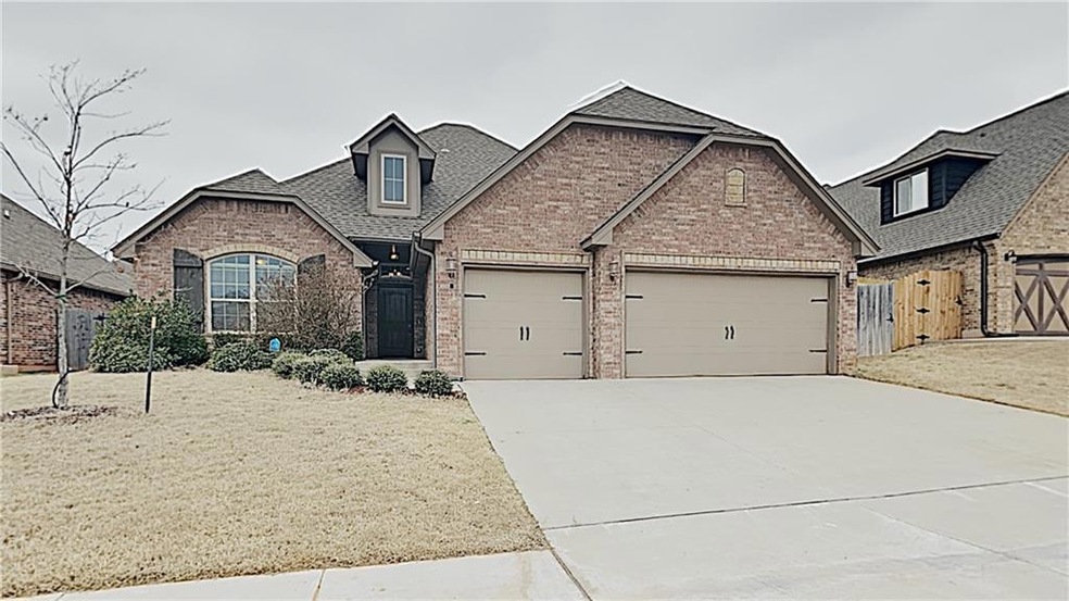 1101 Lindsey Ln, Moore, OK 73160 - photo 1