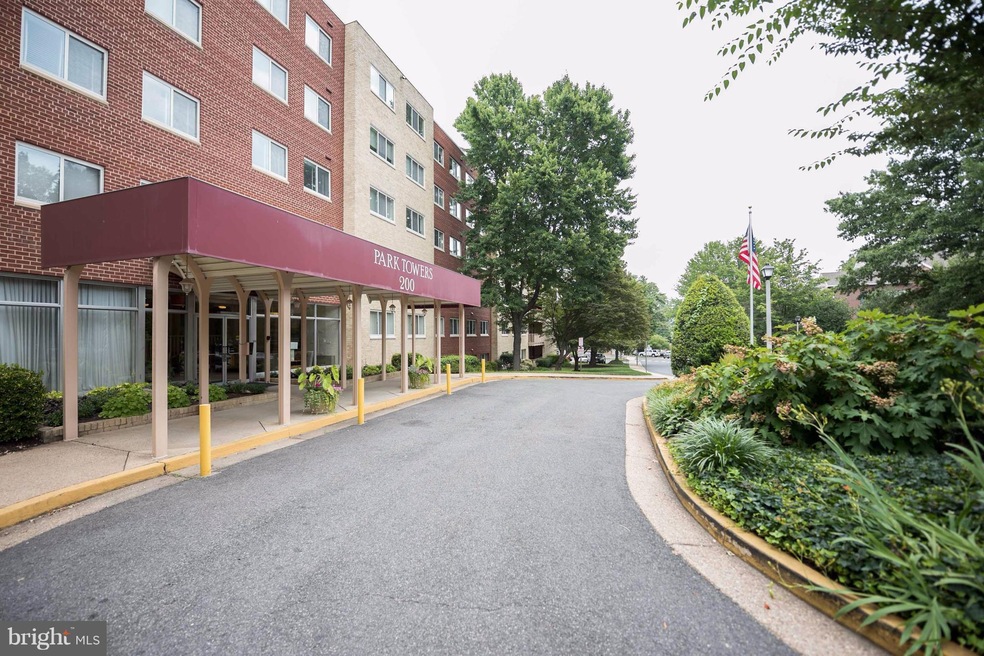 Park Towers Condominium unit 517, Falls Church, VA 22046 - photo 1