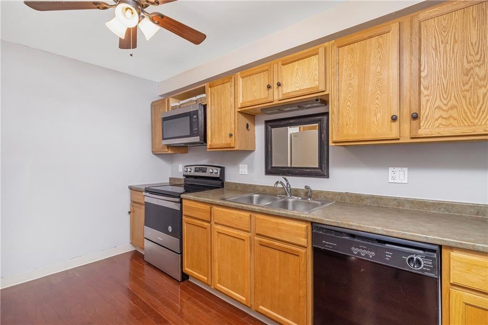 6 Village Ct, West Warwick, RI 02893 - photo 1