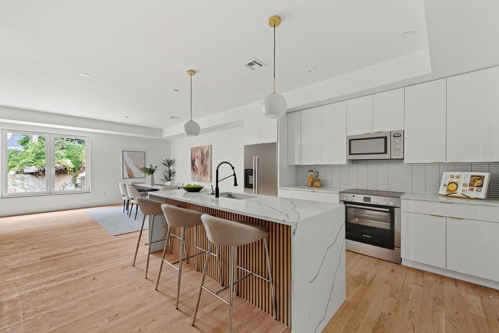 122 Washington St unit 18, Weymouth, MA 02188 - photo 1