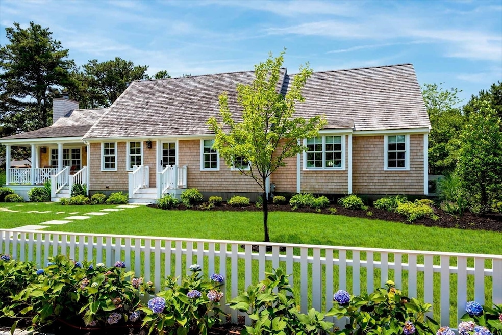 37 Road To the Plains, Edgartown, MA 02539 - photo 1