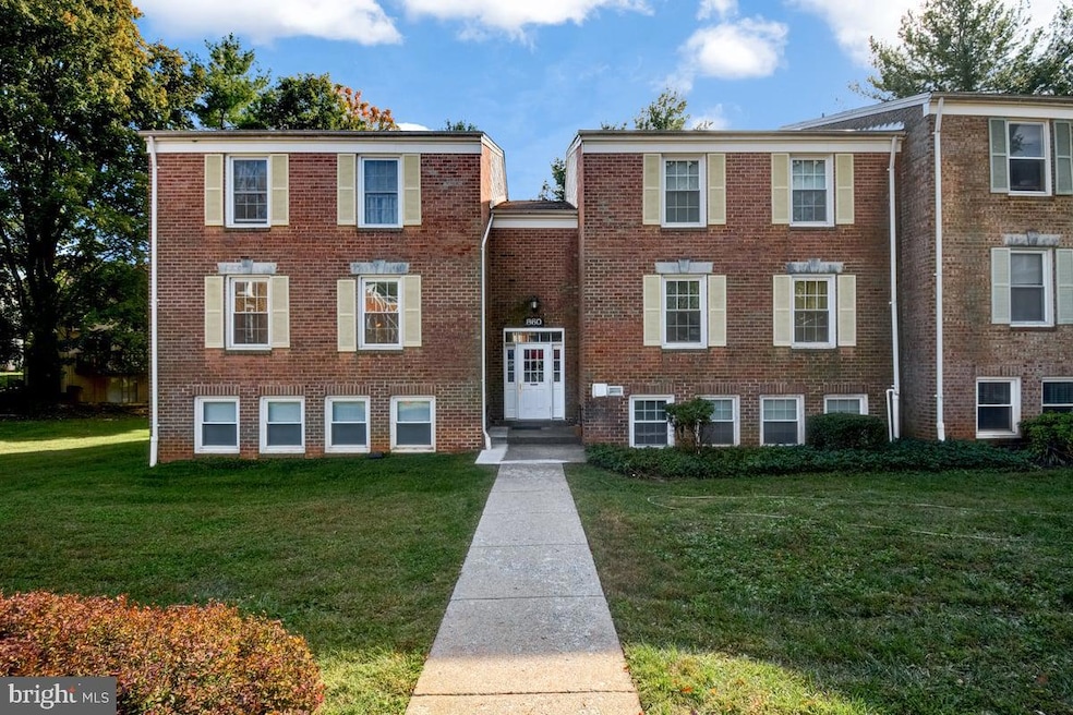 860 Quince Orchard Blvd unit 860-10, Gaithersburg, MD 20878 - photo 1