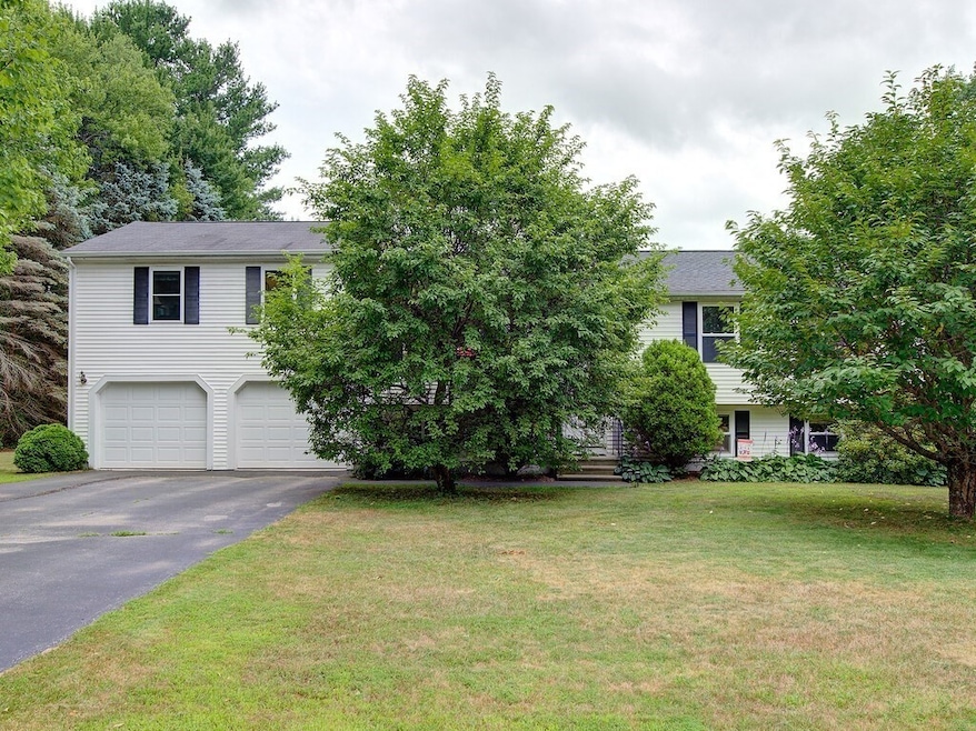 4 Colonial Rd, Douglas, MA 01516 - photo 1