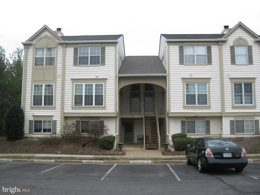 8202 Winstead Place unit 102, Manassas, VA 20109 - photo 1