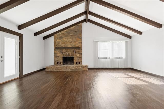 Beautiful vaulted ceilings in the heart room
