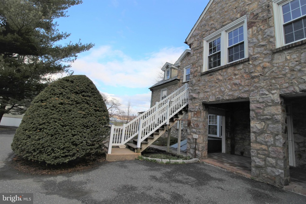 4900 APT. 20 Horseshoe Pike, Honey Brook, PA 19344 - photo 1