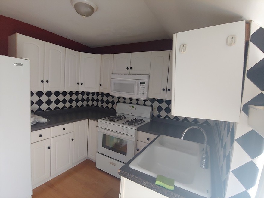 18 Mott St unit 3, Fall River, MA 02721 - photo 1