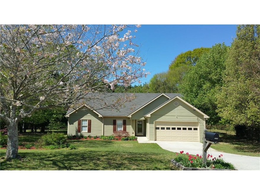 Gorgeous ranch home on cul-de-sac. New hardiplank 