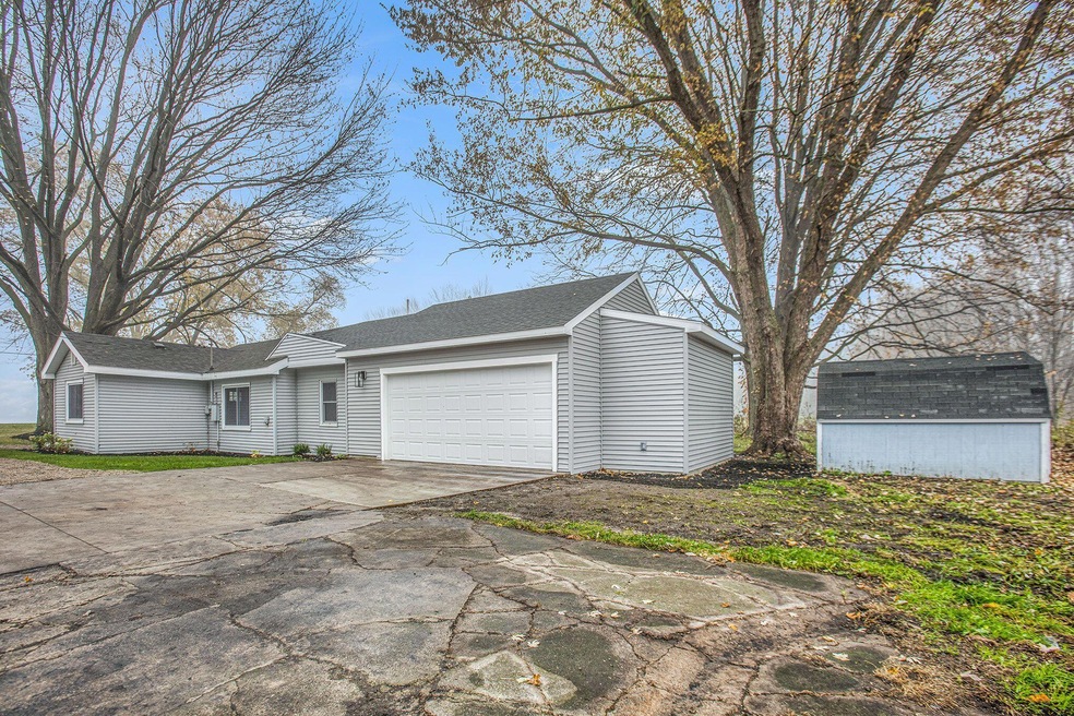 9551 Byron Center Ave SW, Byron Center, MI 49315 - photo 1