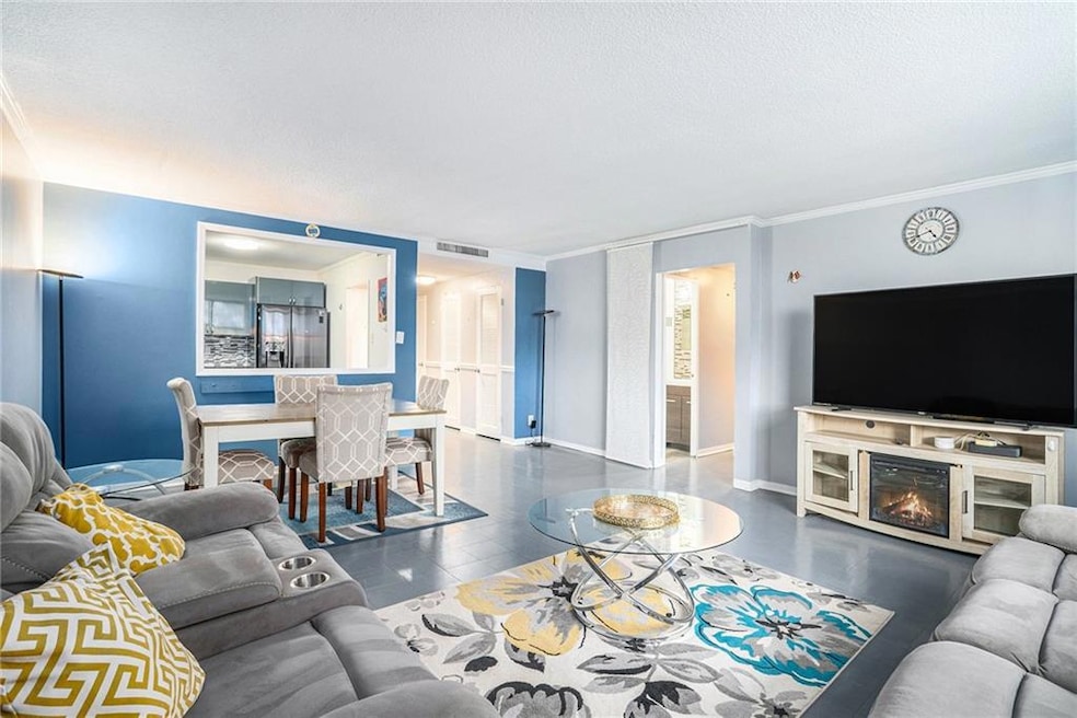 Slaton Manor unit 614, Atlanta, GA 30305 - photo 1