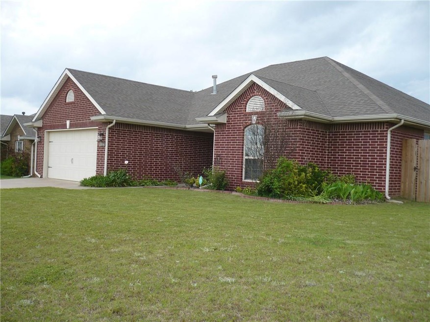 1924 River Birch Dr, Shawnee, OK 74804 - photo 1