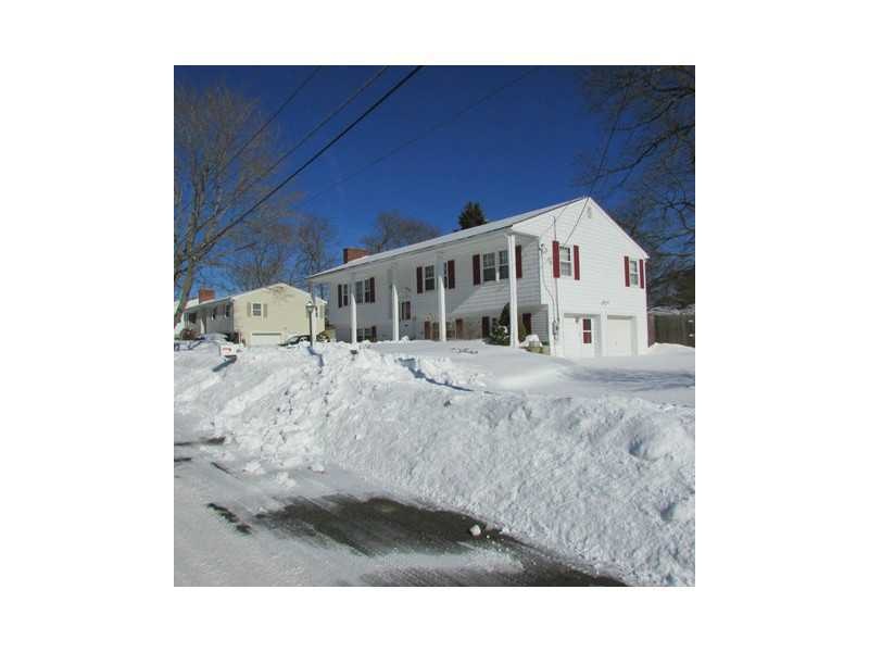 17 Candlewood Dr, Greenville, RI 02828 - photo 1